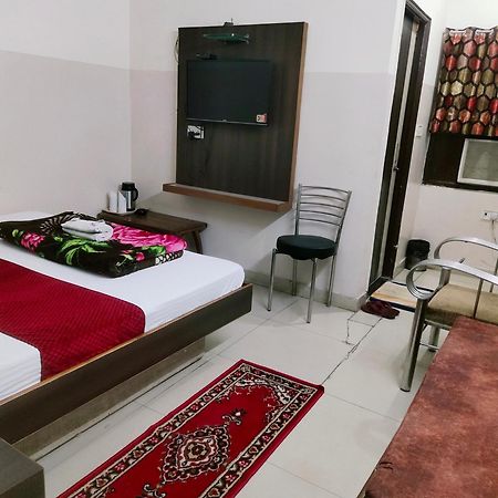 Hotel Diamond New Delhi Extérieur photo